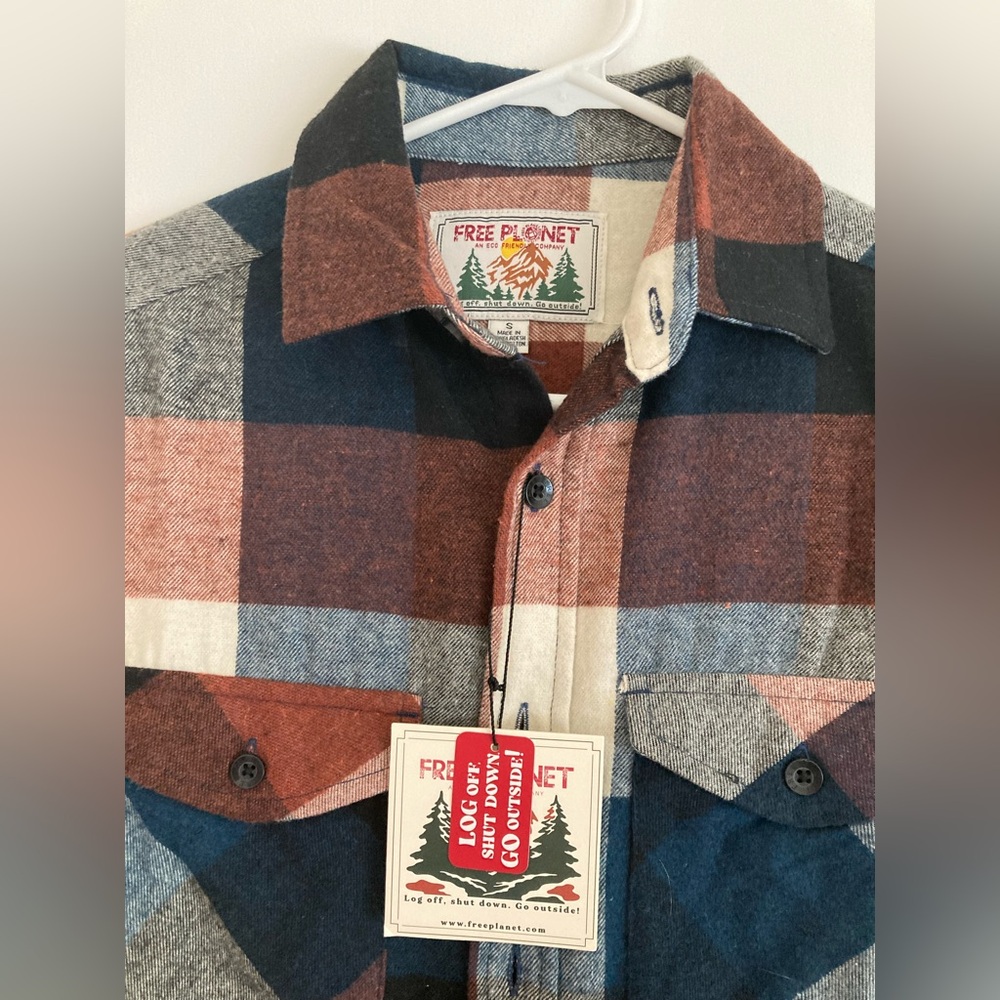 Free Planet Flannel SMALL NWT - Picture 3 of 5